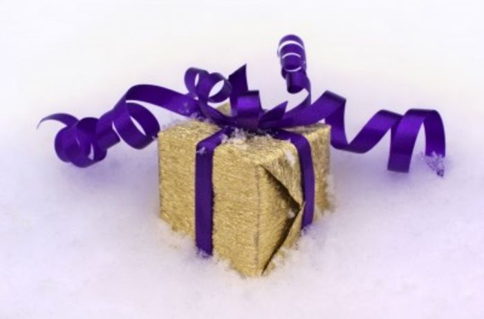 present-purple-gift